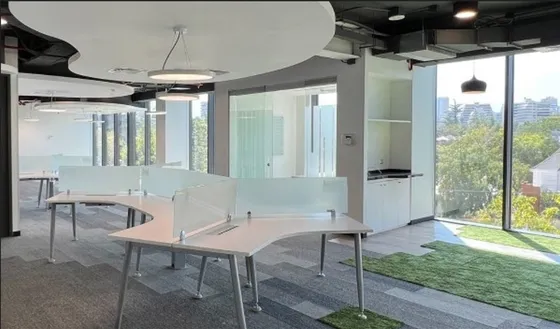 Arriendo Oficina De 211m2 De Primer Nivel Vitacura-vespucio