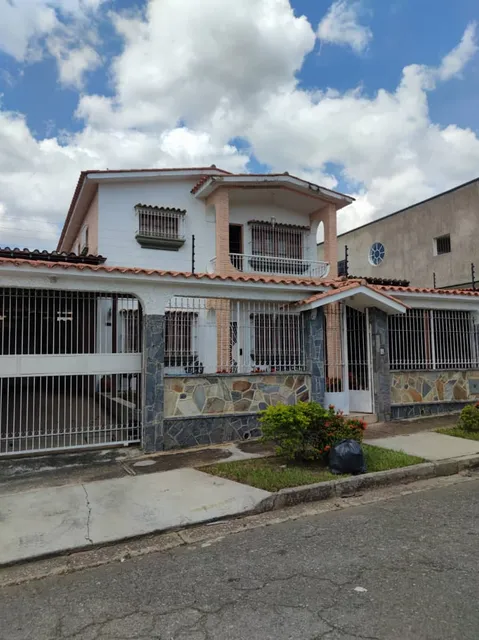 Casa En Venta En Altos Del Parral Valencia 