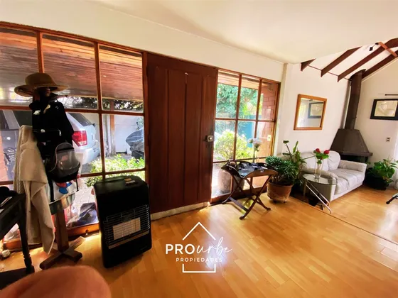 Casa En Venta De 3 Dorm. En Lo Barnechea