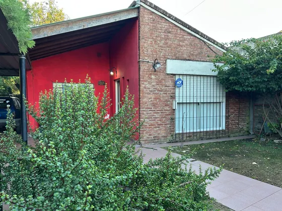 Casa 3 Amb Con Amplio Jardín 