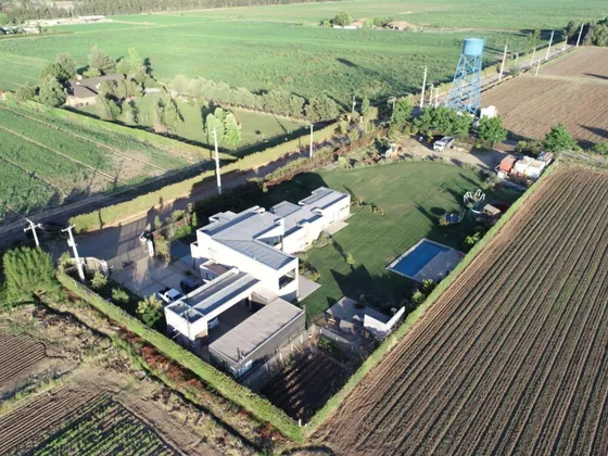 Parcela 5.000 M² Con Amplia Casa & Piscina De 457mts2
