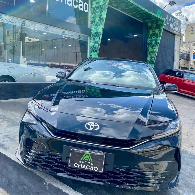 Toyota Camry .