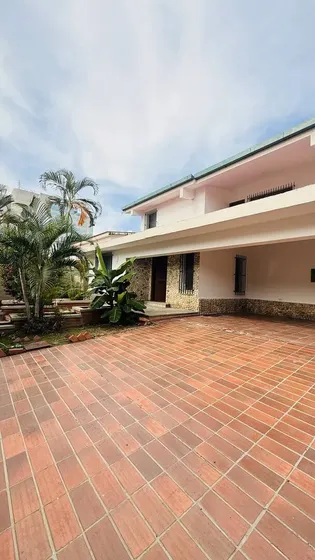 Se Alquila Casa En La Viña Ubicada En Calle Cerrada Ccv