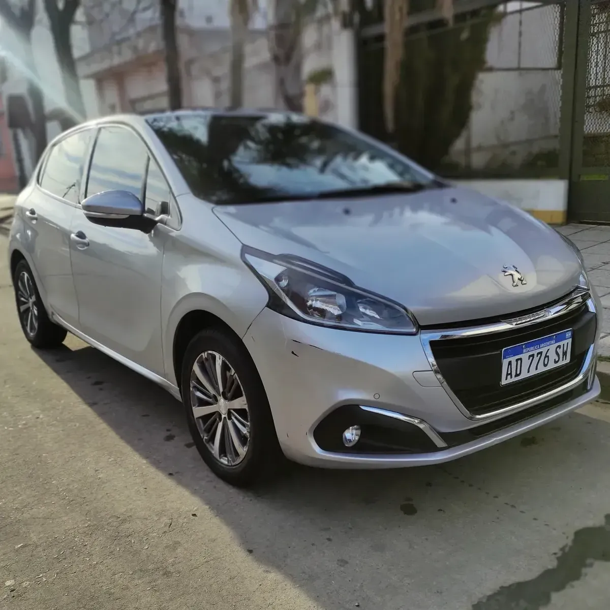 Peugeot 208 1.6 Feline
