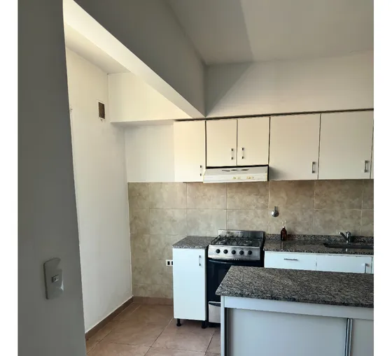 Excelente Departamento Con Ubicación Preferencial En Villa Maipu 