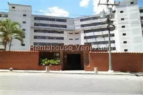 Apartamento En Venta Lomas De La Trinidad 26-402 Xiolimar L.