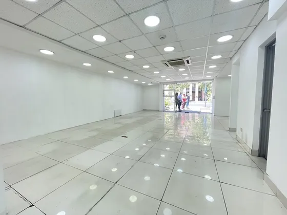 Local Comercial Al Pasos Del Mut