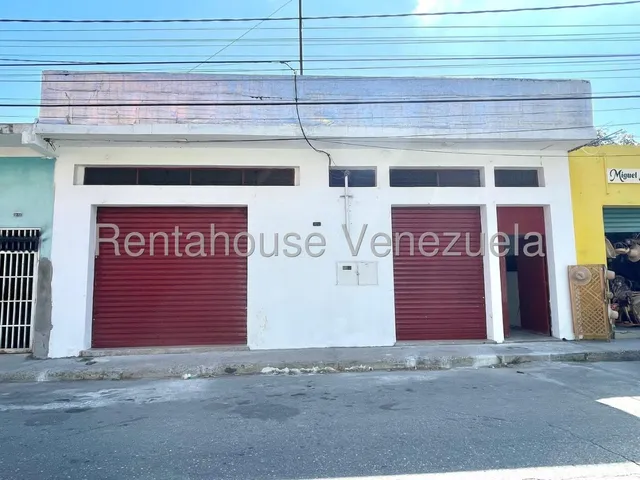 Julian Galindez Alquila Local A Pie De Calle En Zona Centro Barquisimeto Area De Descarga De Camiones #25-15653