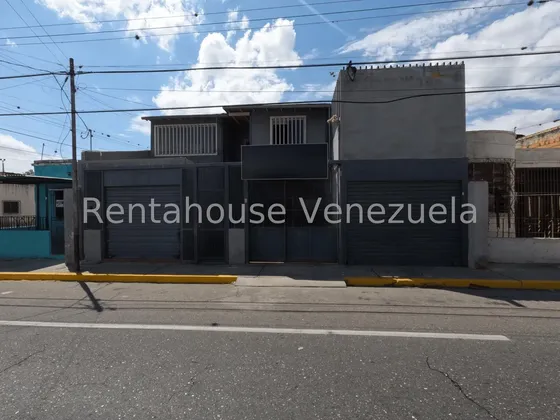 Amplio Local Comercial En Venta En Centro De Barquisimeto, Karen Burgos, Ofrece Múltiples Opciones Para El Desarrollo De Negocios Y Proyectos.