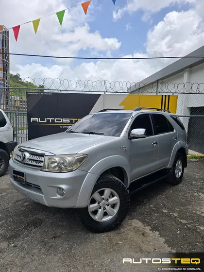 Toyota Fortuner 4.0
