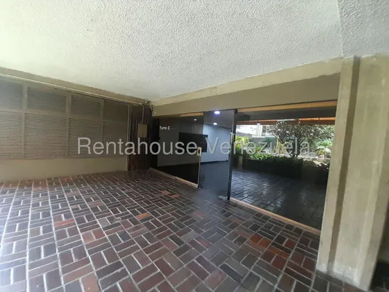 Gabriela Garcia Mls 25-1925 Alquiler De Oficina Muy Comoda En El Centro Oloa El Marques. Incluye Condominio
