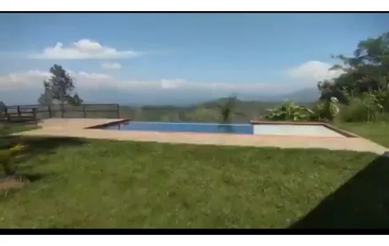 Venta Casa Campestre La Cabaña  Piscina | Casas Bataras Manizales