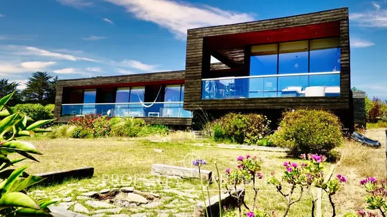 Pichilemu, Casa Con Maravillosa Vista A Punta De L...