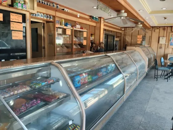  Panadería Ubicada En Él Sector El Roble Los Guayos Edo Carabobo.ar Solo Clientes