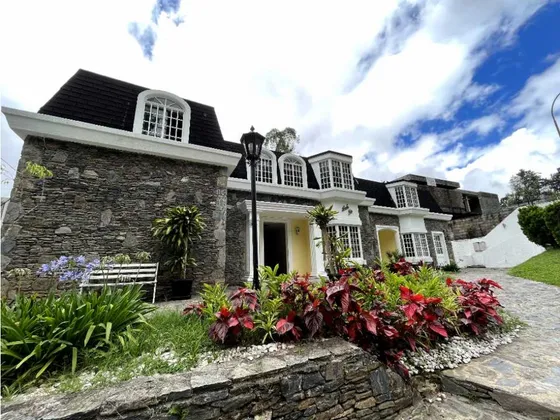 Se Vende Casa  873 M² 8h/8b/6p Alto Hatillo