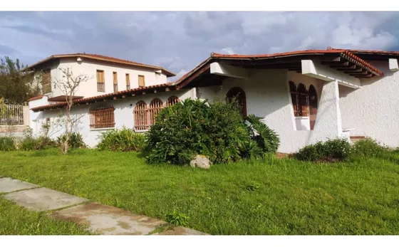 Quinta Ubicada En Laurb. La Hacienda En Belesate Ve25-0004mrd-lgal