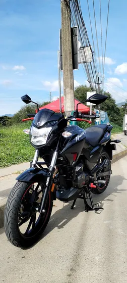 Hero Hunk 190r Modelo 2022 En Excelente Estado