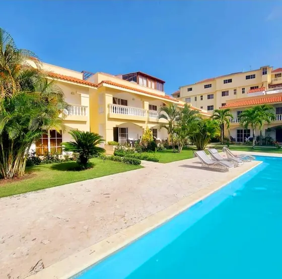 Se Vende Apartamento Full Amueblado, 3 Niveles, Boca Chica 