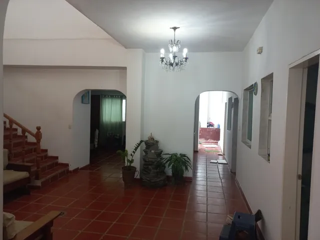 Venta Casa 2 Niveles. Calle Coromoto. Cerca Torre Mercantil Milthonhouse53
