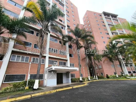 Apartamento En Alquiler Remodelado En La Urb. Miravila , De1 Hab , 1 Baño Y 1 Puesto De Estacionamiento, Moderno, Listo Para Habitar. Ana Perez 26-16341
