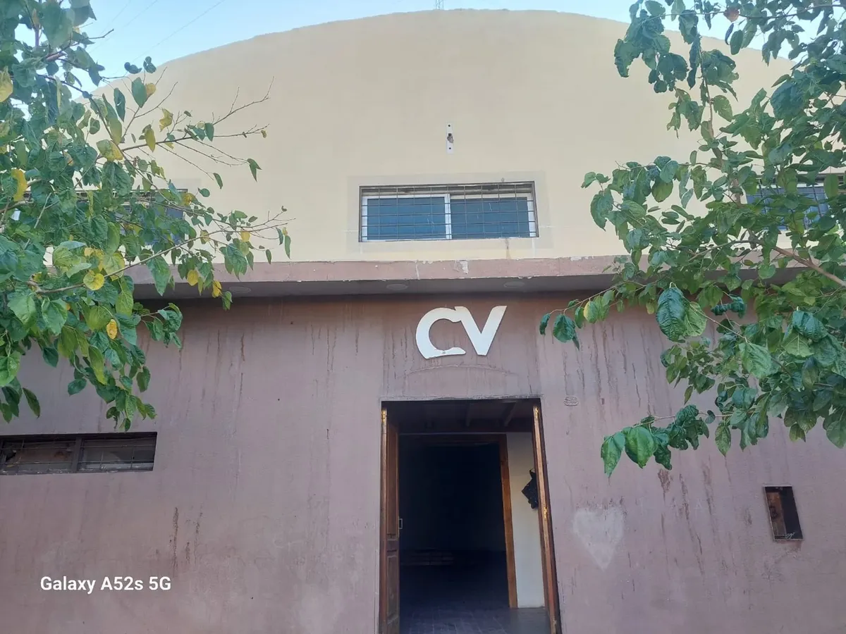 Spacious Commercial Premises in Dorrego with Gym and Business Zoning