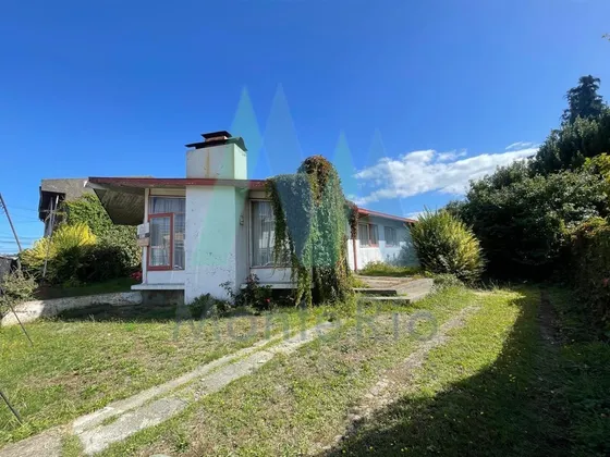 Casa En Venta De 5 Dorm. En Valdivia