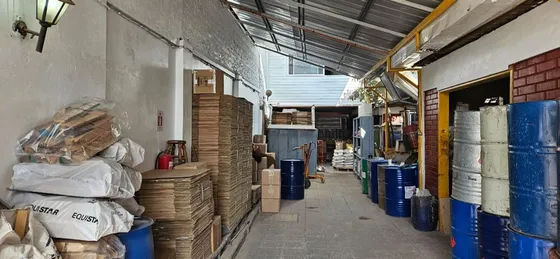 Casa En Venta De 4 Dorm. En Quinta Normal Equipamiento Mixto