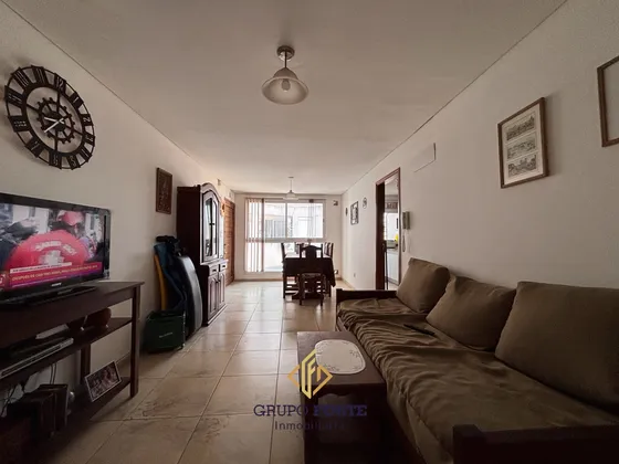 Departamento En Centro De 2 Dormitorios Con Escritura