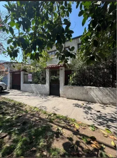 Casa En Venta De 3 Dormitorios Metro Ñuñoa, Irarrázaval