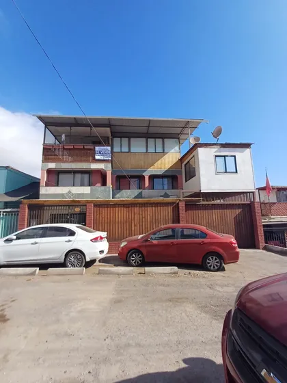 Se Vende Amplia Y Hermosa Propiedad De Tres Pisos, Sector N