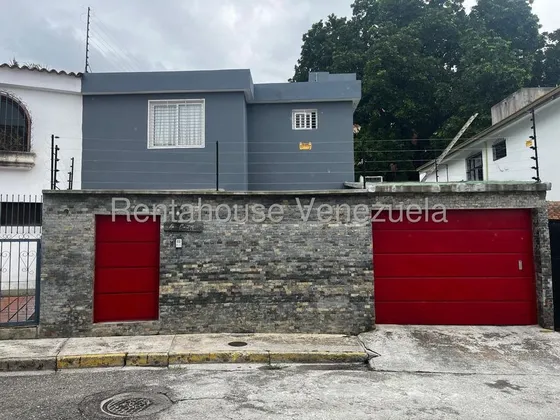 Casa En Venta En Los Chorros 3 Plantas Calle Cerrada Piscina Caracas