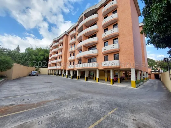 25-12410 Apartamento En Venta, Urb. El Limon, Maracay Mord
