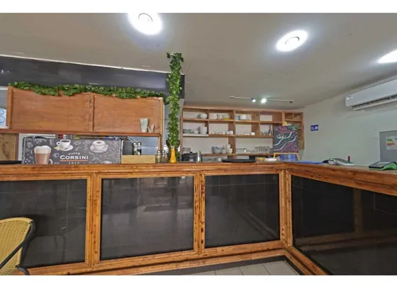 Restorán Y Cafetería Frente Al Metro Pedro De Valdivia