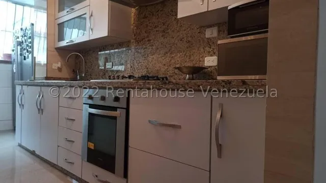 Apartamento En Venta Parroquia La Candelaria 24-17010