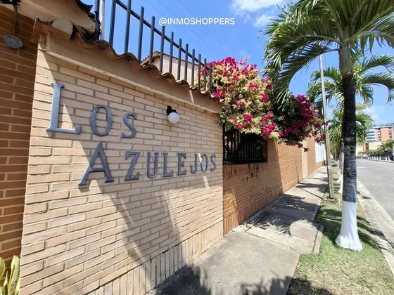 Townhouse En Alquiler En Residencias Los Azulejos, Tazajal, Naguanagua. Maritza Lopez