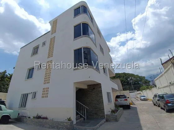 Excelente Apartamento Penthouse En Venta Urb. Villas Freitas, El Limón, Maracay, 25-20659 Mv