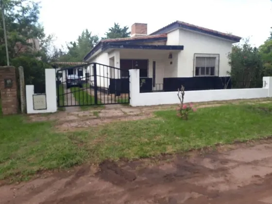Impecable Chalet.dueño Directo!!oportunidad!!!.villa Rumipal .córdoba.a Metros Del Lago.venta O Permuto Por Departamento En La Costa.