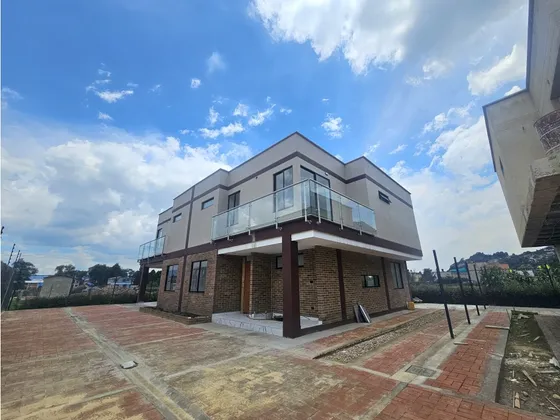 Se Vende Casa En Cota Vereda La Moya - Camellon Sta Rosalia