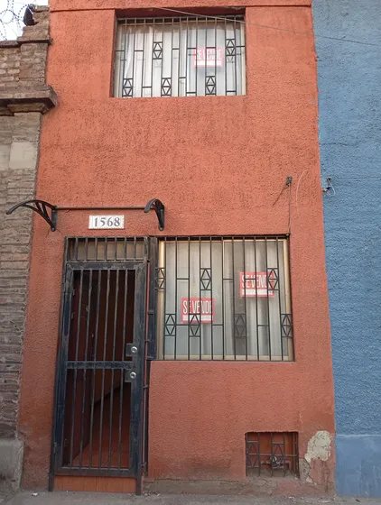 Casa Con Patio Trasero Impecable