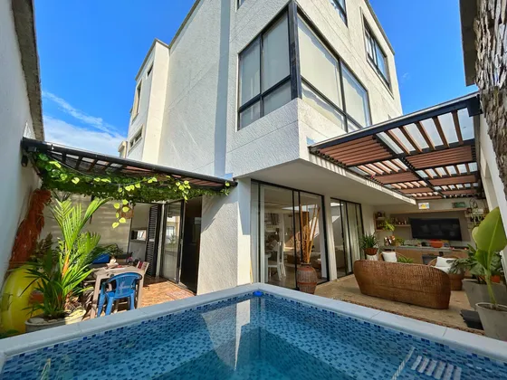 Venta,casa Campestre Con Jacuzzi Y Salade Cine Las Mercedes  Jamundí