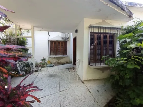 Casa En Venta , En Zona  Norte De Valencia, Cercana A La Av Bolivar