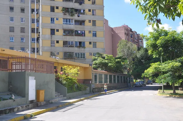  Apartamento En Venta En Los Teques Urbanizacion Simon Bolivar Wm 