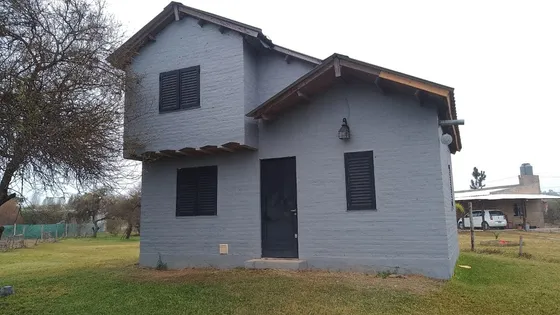 Casa Con Pileta En Villa California