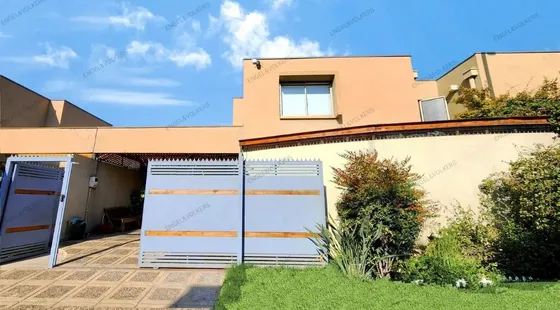 Casa En Venta De 3 Dorm. En Puente Alto