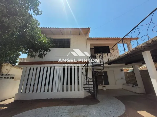 Casa En Venta En Calle 80 Dr Quintero Maracaibo Api 6898