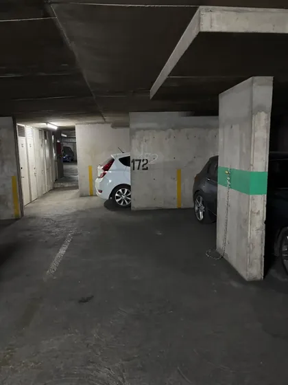 Se Arrienda Estacionamiento Para Vehículo Grande