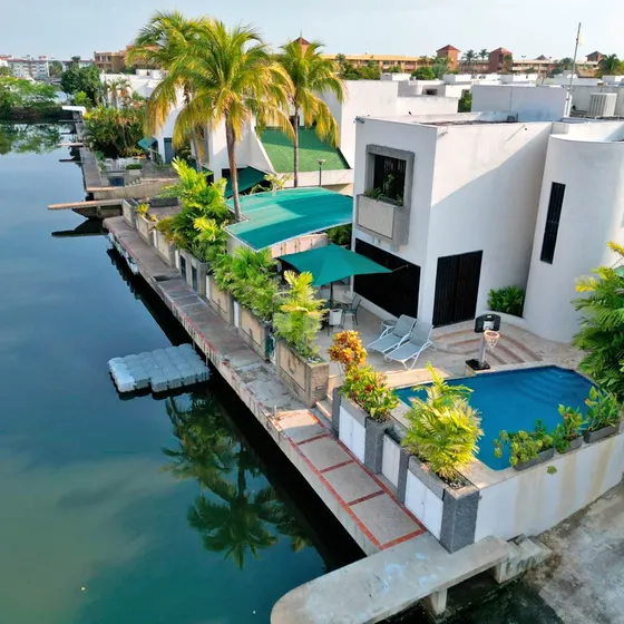 Espectacular Casas Con Piscina Y Muelle En El Conjunto Residencial Marina Club