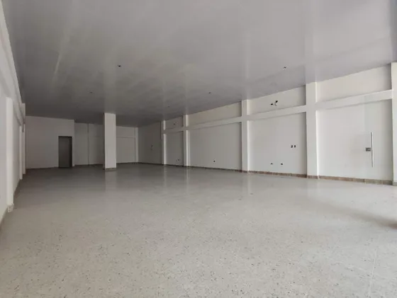Local En Arriendo En Avenida Libertadores. Cod A26159