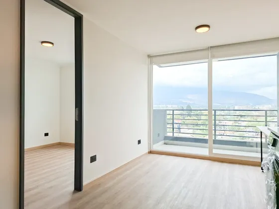 Edificio Av. Américo Vespucio Vista Norponiente Piso 3