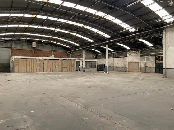 Alquiler Excelente Deposito De 1840 Mts Sobre Av. Calchaqui - Quilmes Con Ingreso Para Camion